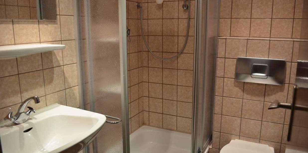 double room (budget) | bathroom | hair dryer, towels