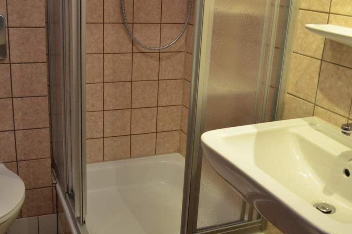 single room | bathroom | hair dryer, towels