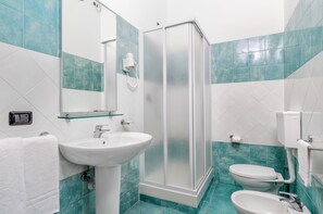 Apartemen, 2 kamar tidur | Kamar mandi | Shower, pengering rambut,  dan handuk