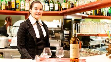 Bar (in der Unterkunft)