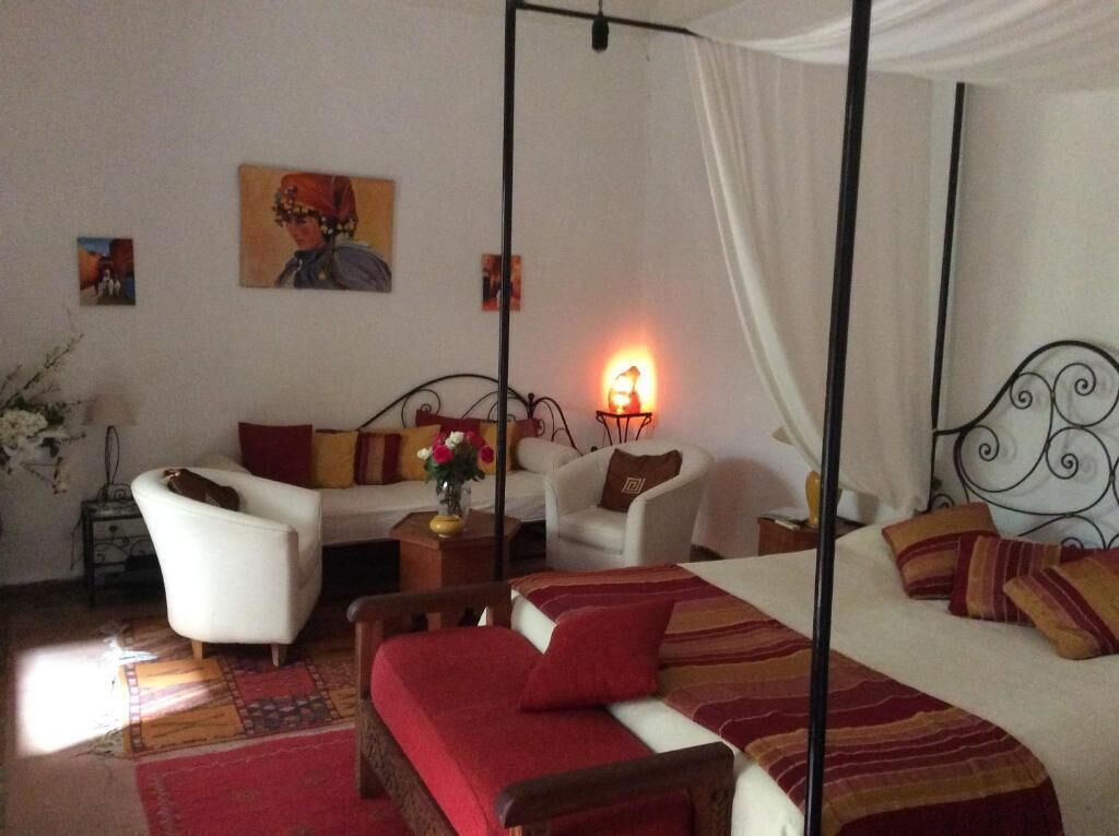 浪漫三人房 (Ouarzazate) | 高級寢具、獨特設計、遮光窗簾/窗簾、免費 Wi-Fi