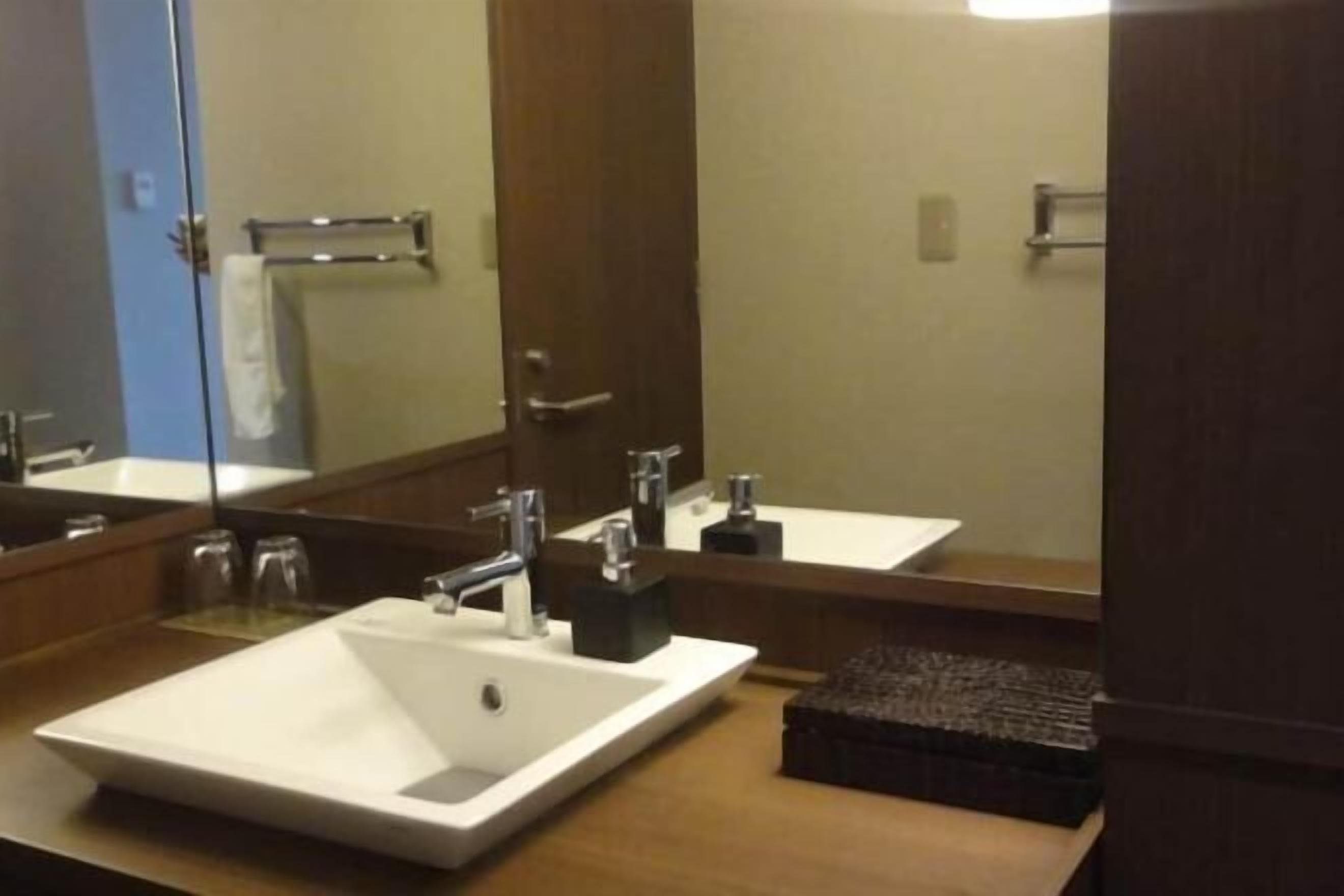 Bathroom | Free toiletries, hair dryer, slippers, bidet