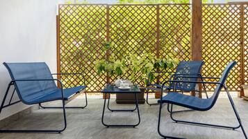 Suite, 2 Bedrooms, Garden View | Terrace/patio