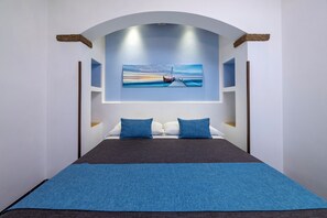 Ropa de cama de alta calidad, colchones con efecto memoria y minibar 