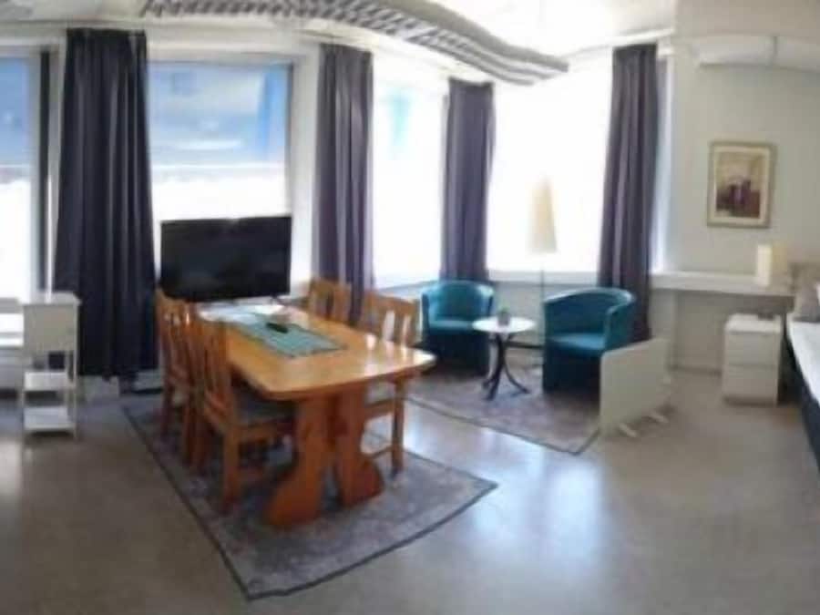 Basic Room, 1 Bedroom | Individually decorated, individually furnished, desk, blackout curtains