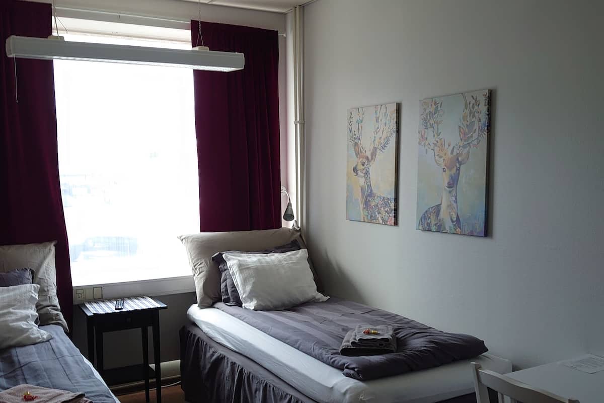 雙床房, 共用浴室 | 獨特設計、獨特裝修、書桌、遮光窗簾/窗簾