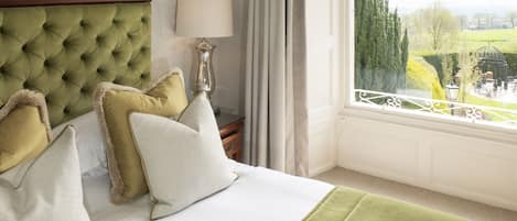 Family Room (4) | Individually decorated, individually furnished, desk, blackout drapes