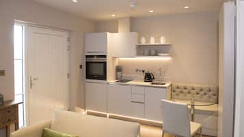 Luxury Apartment, One-Bedroom | Cocina privada | Hervidor eléctrico