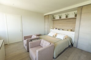 Luxury Villa, 4 Bedrooms, Private Pool, Valley View | 1 bedroom, in-room safe, blackout drapes, iron/ironing board - Fonte al Vento (Cortona)