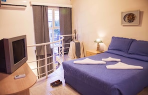 Comfort Loft | Premium bedding, individually furnished, blackout curtains, free WiFi - Bahia Delfines (Puerto Madryn)