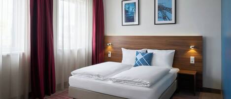 Caja de seguridad en la habitación y escritorio