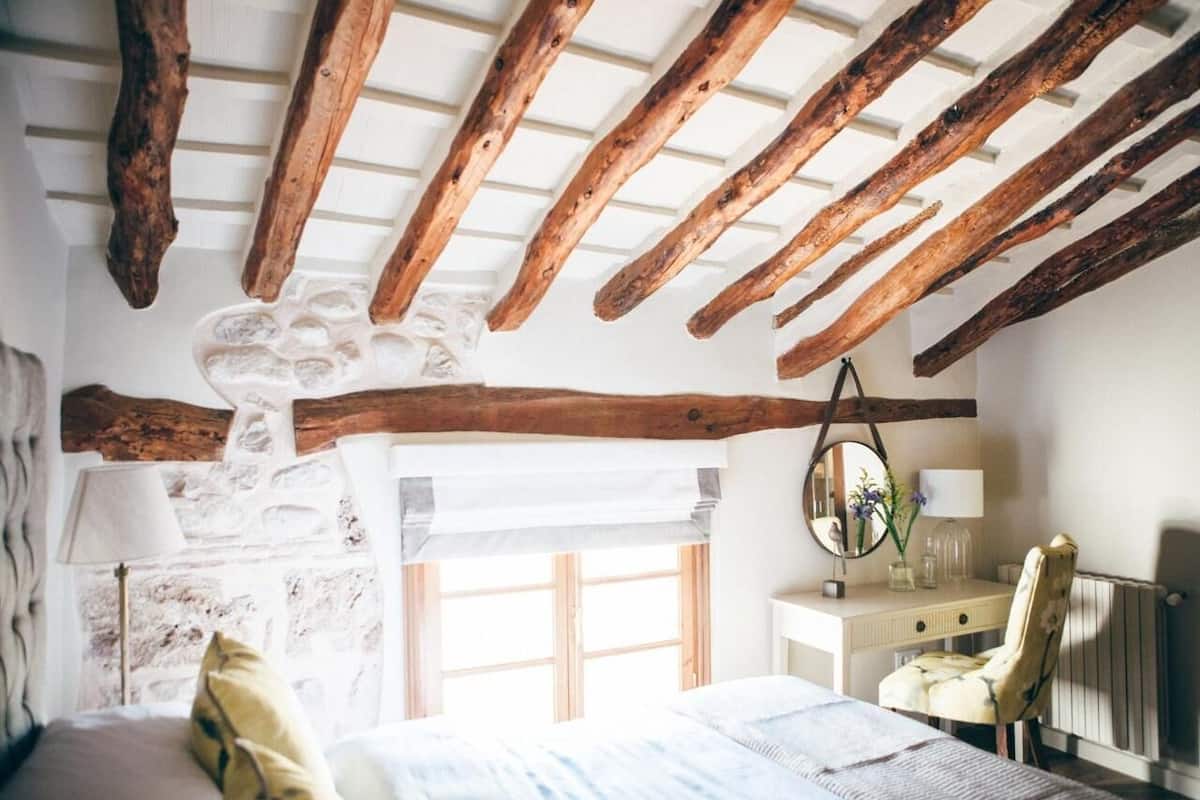 Double Room (cosy) | In-room safe, desk, laptop workspace, soundproofing