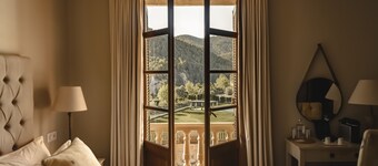 La Escondida Singular's Hotels & Restaurants