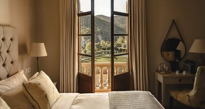 La Escondida Singular's Hotels & Restaurants