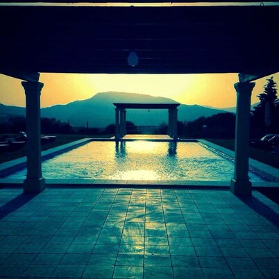 La Escondida Singular's Hotels & Restaurants