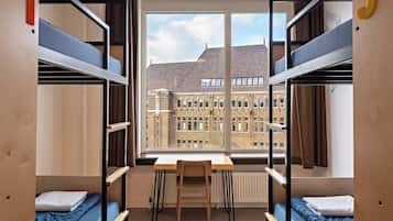 Standaard vierpersoonskamer, privébadkamer (Bunk Beds) | Gratis wifi, beddengoed