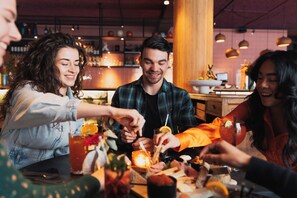Alimentos y bebidas