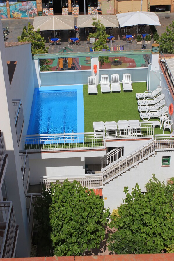 Outdoor pool - Hotel Armonia (Lloret de Mar)