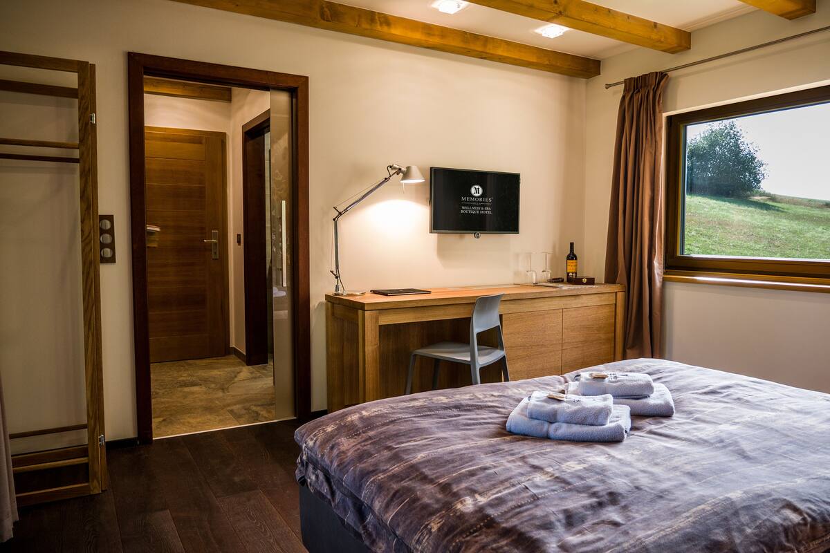 Premium bedding, minibar, in-room safe, individually decorated