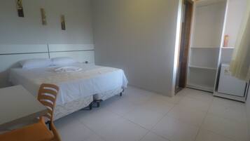 Standard Room | Minibar, in-room safe, desk, WiFi (free)