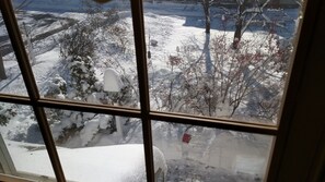 Room, 1 Queen Bed, Private Bathroom