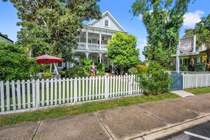 Exterior - Goodbread House Bed & Breakfast Inn (St. Marys)