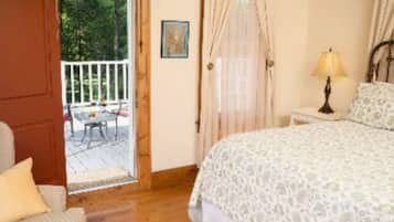 Individuell dekoriert, individuell eingerichtet, Schreibtisch