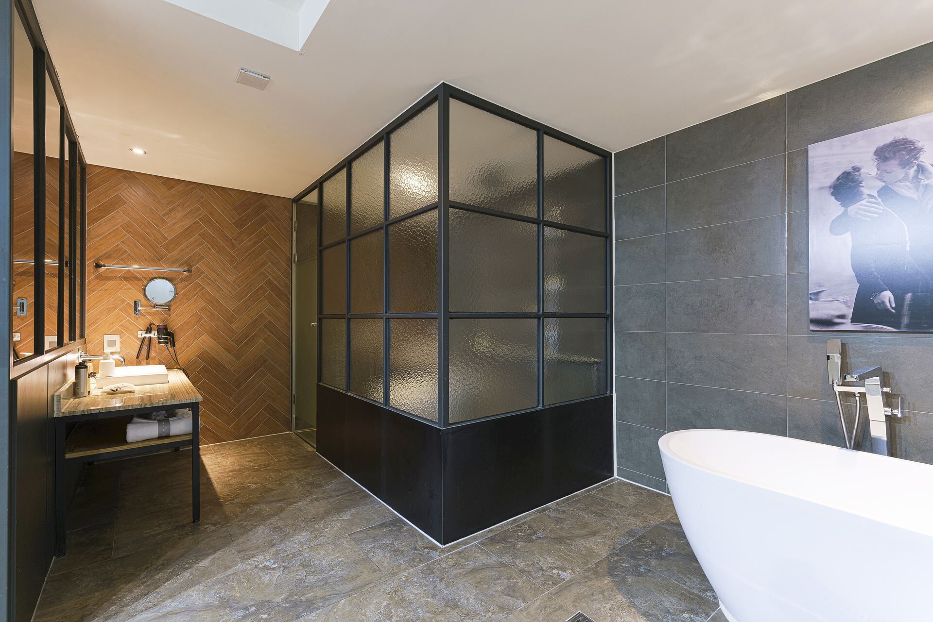 deep-soaking bathtub