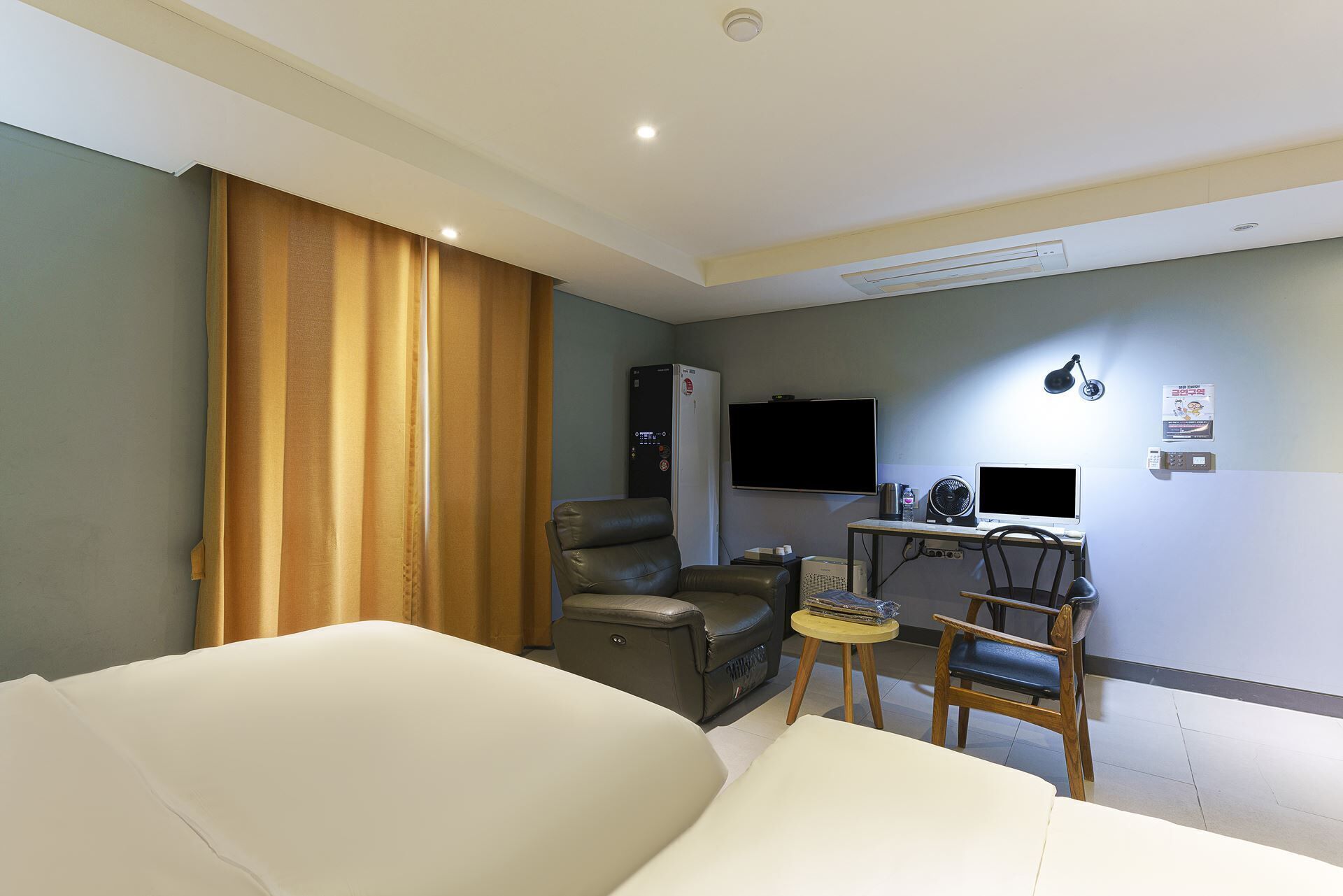 premium bedding, down duvets, individually decorated, desk