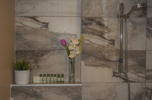 Bathroom shower - Apart 57 Taksim Harbiye (Istanbul)