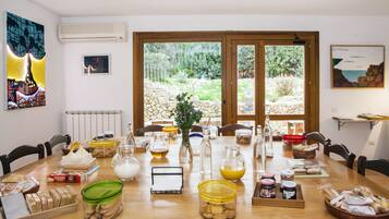 Tägliches inbegriffenes Frühstücksbuffet