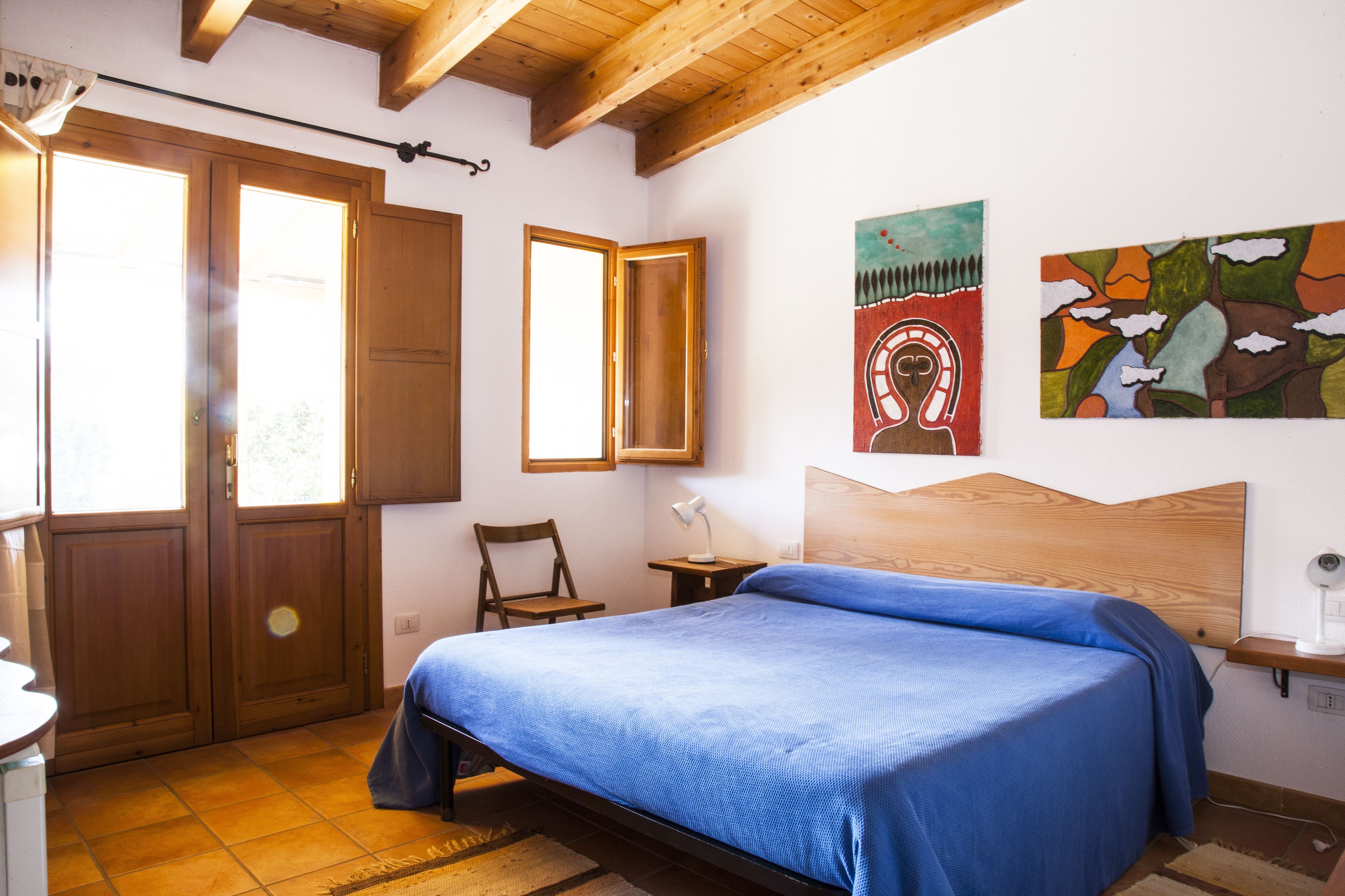 Individuell dekoriert, individuell eingerichtet, Schreibtisch