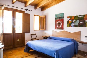 Individually decorated, individually furnished, desk, blackout curtains - Il Locandiere (Quartu Sant'Elena)