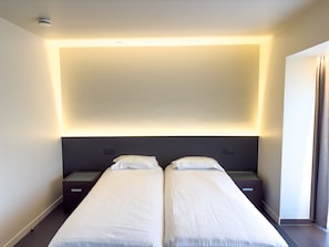 Twin Room, 1 Bedroom | Soundproofing, free WiFi, bed sheets - Villa Vindina (De Panne)