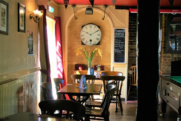 Interior - The White Horse (Bury St Edmunds)
