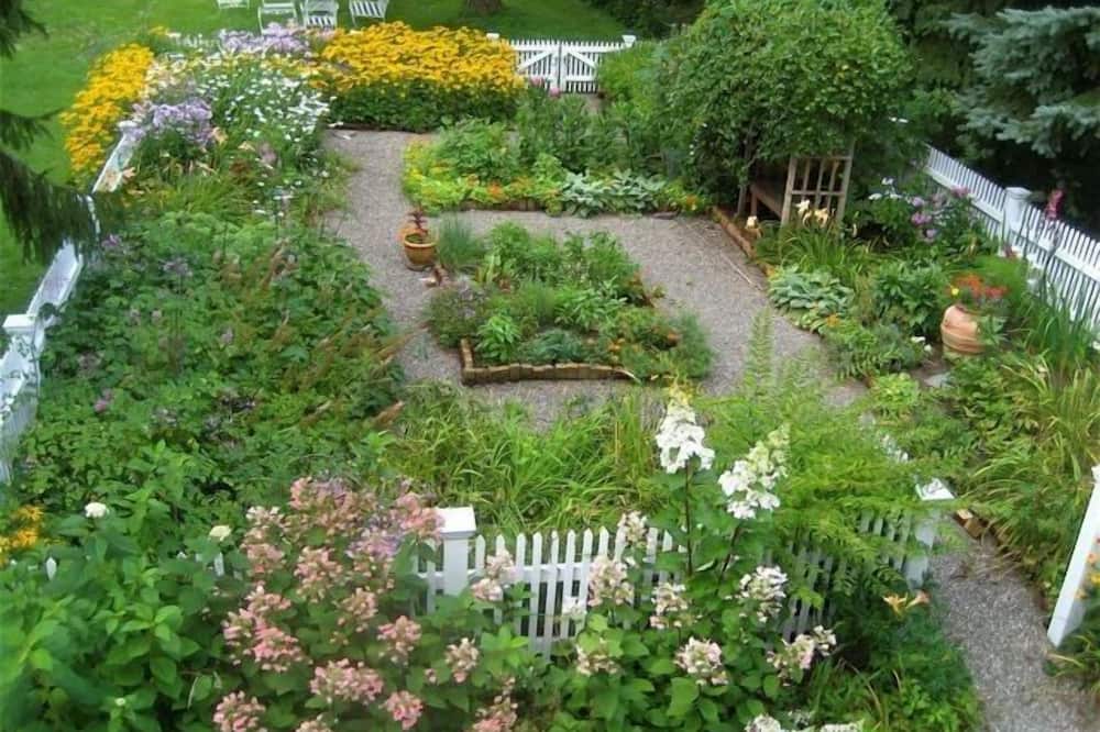 Millbrook Country House Bed & Breakfast