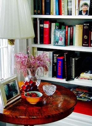 Library - Millbrook Country House Bed & Breakfast (Millbrook)