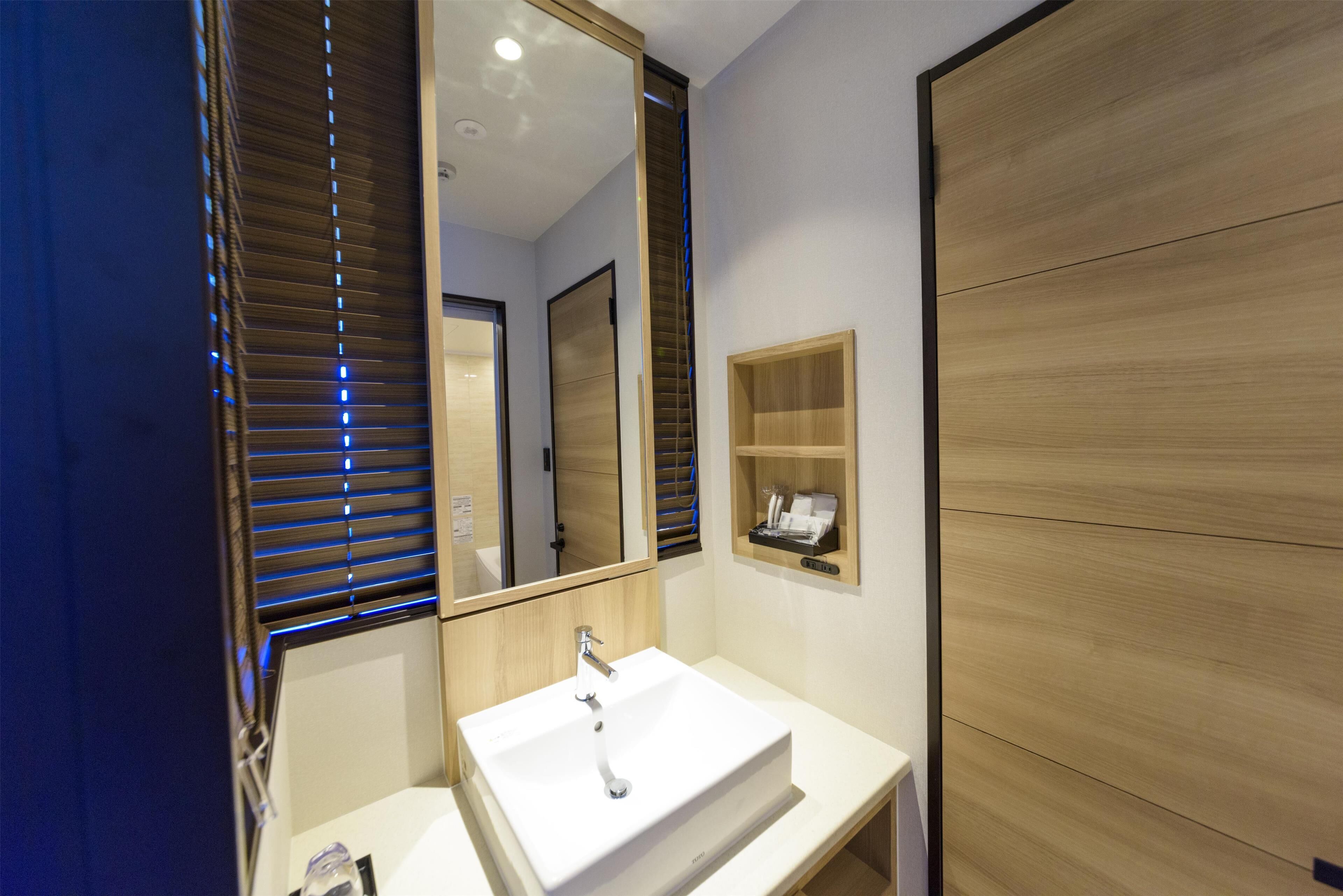 1 bedroom, in-room safe, desk, iron/ironing board