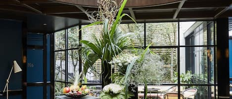 Desayuno a la carta (EUR 32 por persona)