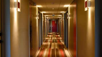 Standard Room, 2 Twin Beds | In-room safe, desk, blackout drapes, soundproofing