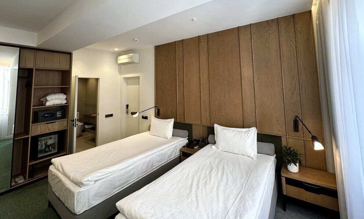 twin room | minibar, in-room safe, desk, soundproofing