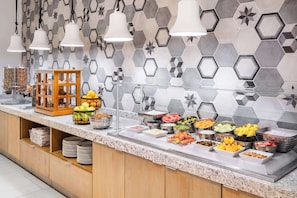 Tägliches Frühstücksbuffet gegen Gebühr