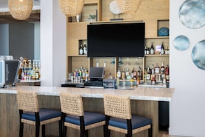 Bar (trong khuôn viên)