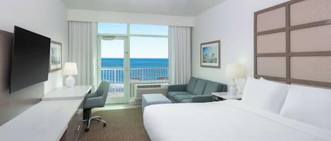 標準客房, 1 張特大雙人床, 陽台, 海濱 (Shower Only;with Sofabed) | 客房內保險箱、書桌、遮光布/窗簾、熨斗/熨衣板