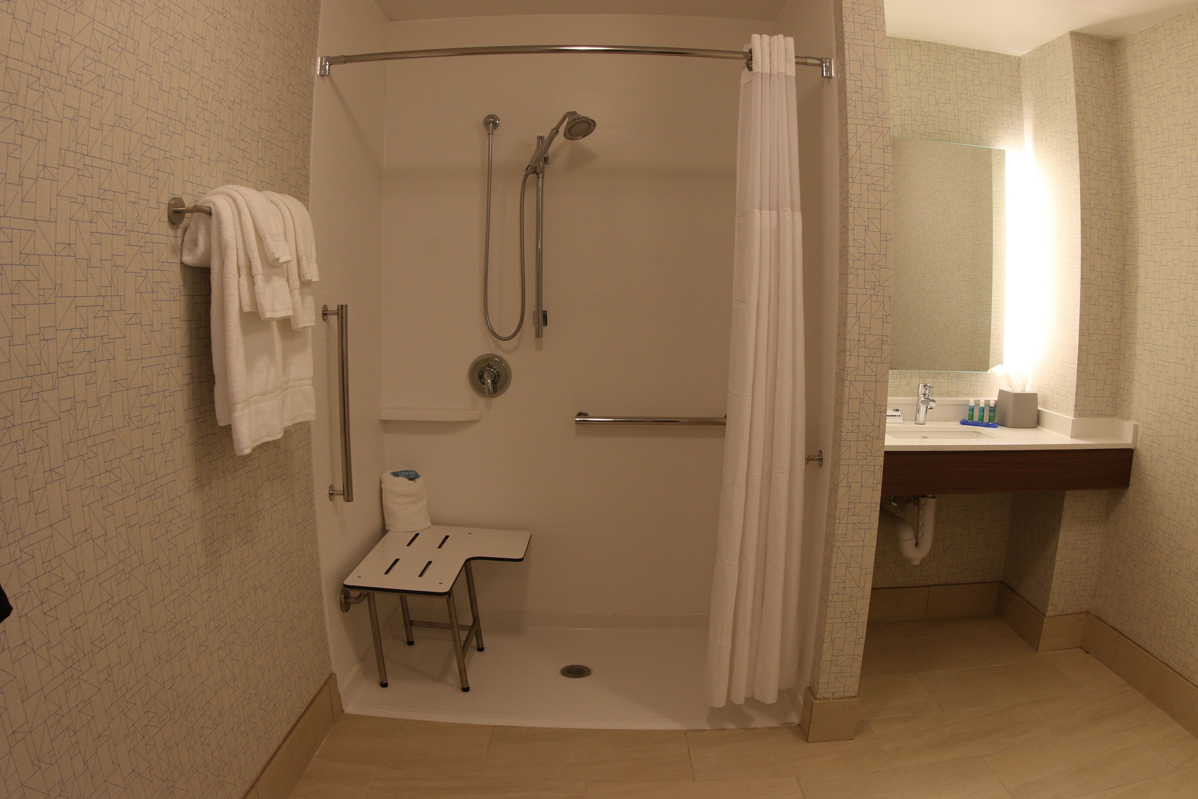 free toiletries, towels