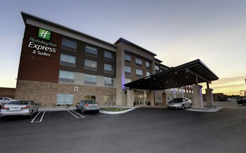 Holiday Inn Express & Suites Detroit Northwest - Livonia by IHG
