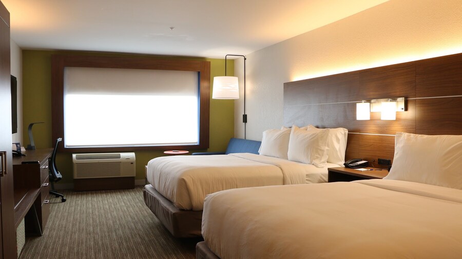 Holiday Inn Express & Suites Detroit Northwest - Livonia by IHG