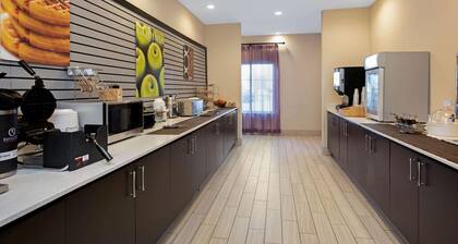 La Quinta Inn & Suites by Wyndham West Monroe