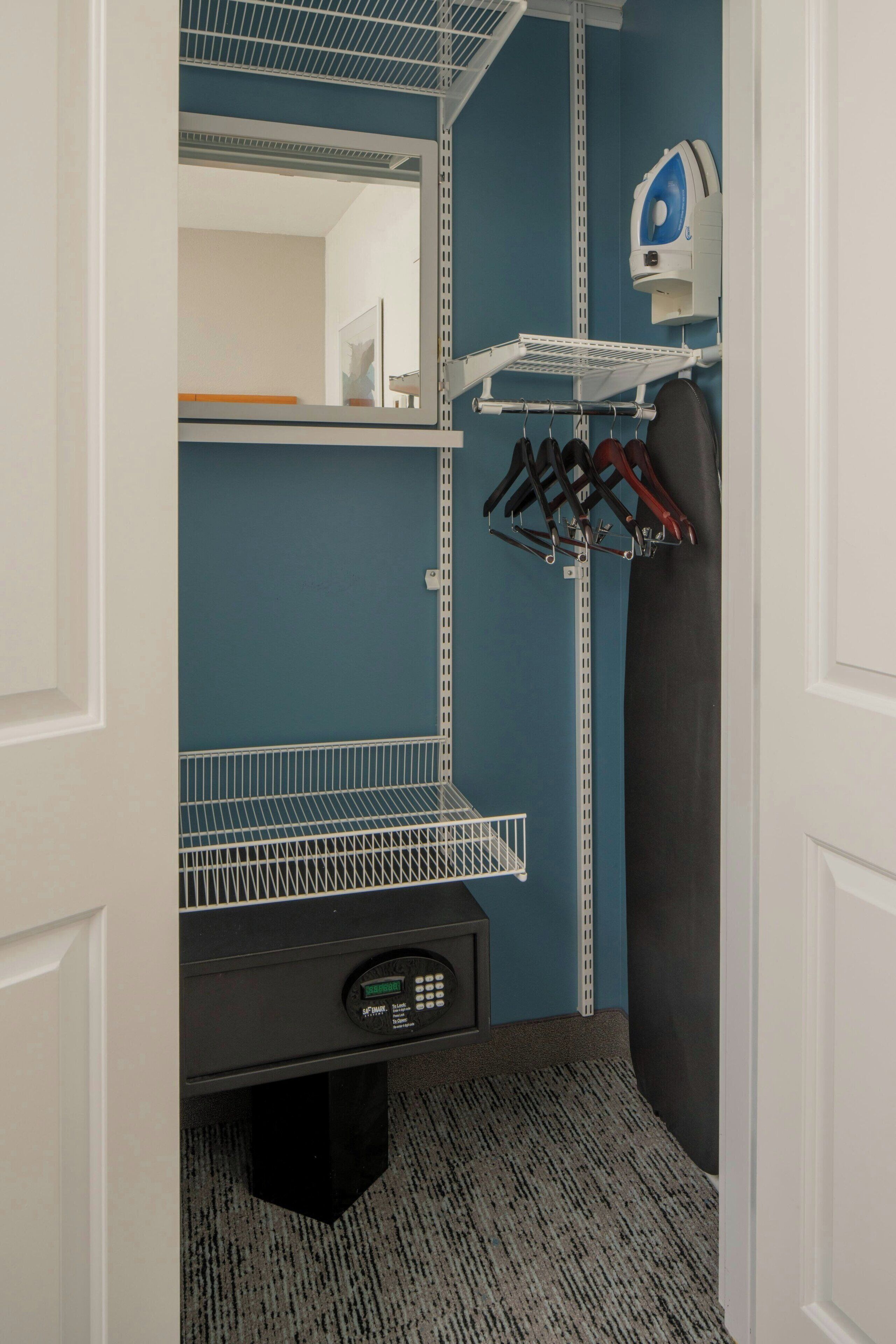 suite, 2 bedrooms | pillow-top beds, in-room safe, desk, iron/ironing board