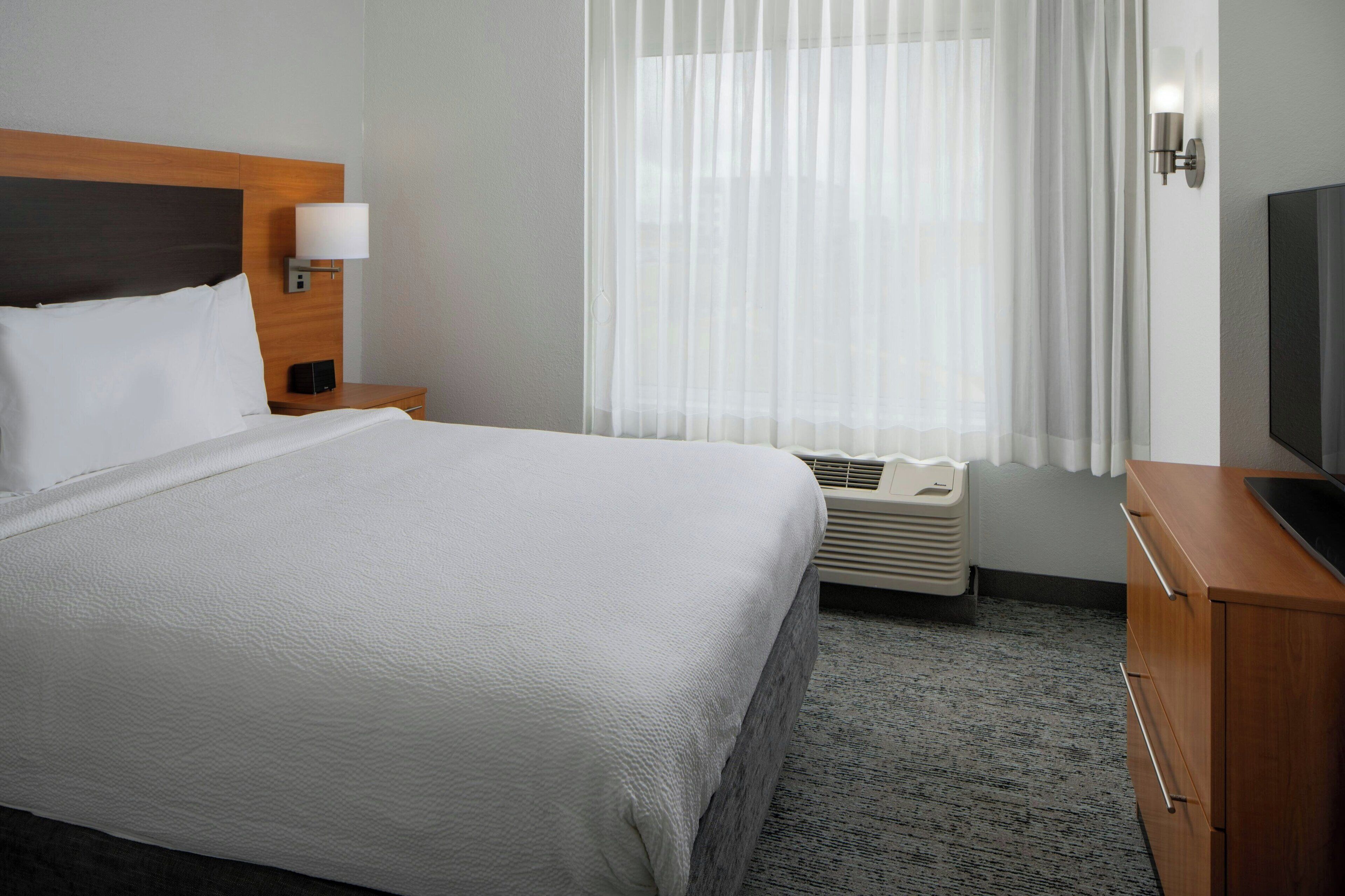 suite, 2 bedrooms | pillow-top beds, in-room safe, desk, iron/ironing board